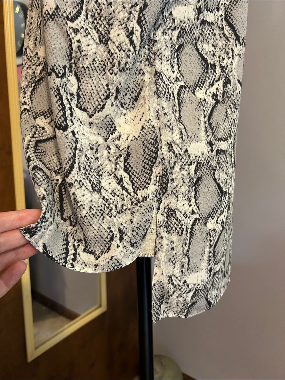 Snake Print High-Low Cami - Picture 3 of 10
